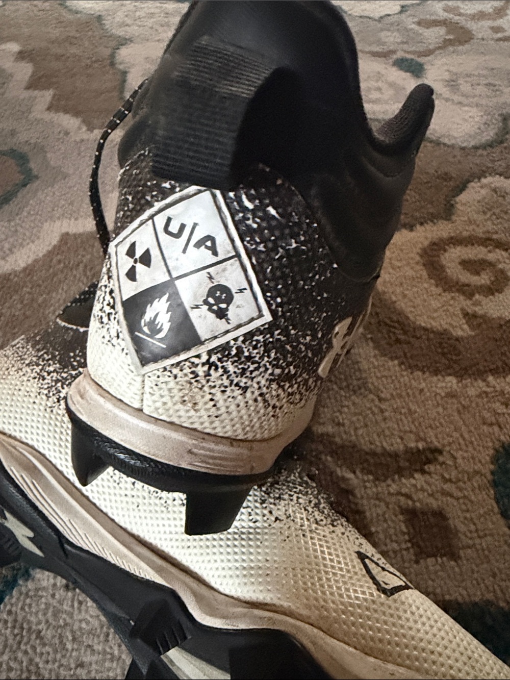 Under Armour Black and White Gradient Turf Cleats - Picture 6 of 7